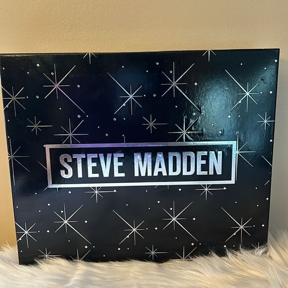 NIB Steve Madden 2PC Gift Set. Beanie Hat w/Matching Phone Crossbody Bag - Pink - Picture 8 of 12